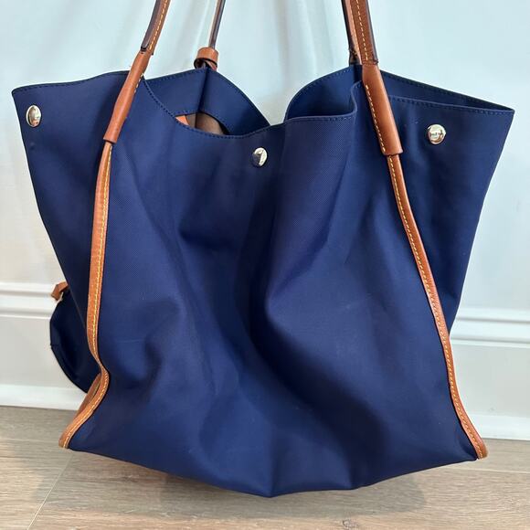 J. Mclaughlin Navy Blue Tote Back with Coin Pouch Leather Handle Snap Close - Picture 2 of 10